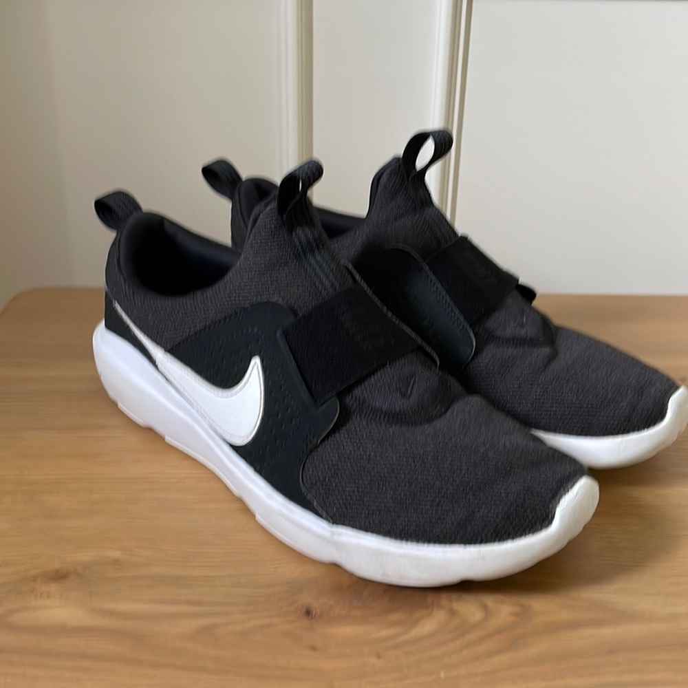 Nike Men's Ad Comfort NSW Running Size 8.5